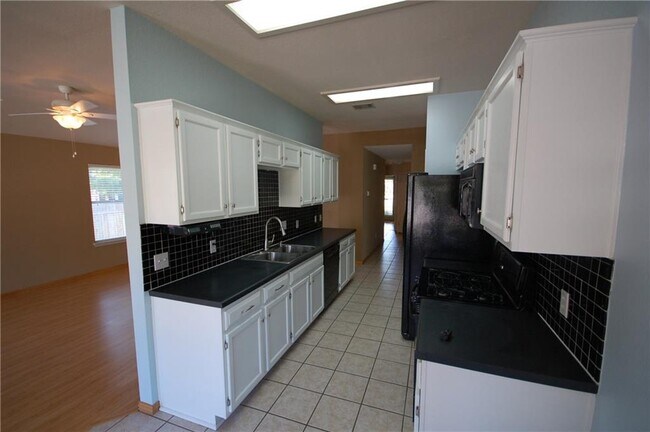 Photo - 1202 Pathfinder Way