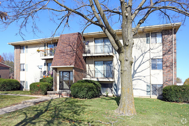 Building Photo - Easton Village Apartments