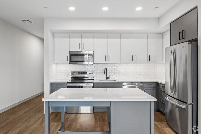2BR, 2BA - 1,090SF - Kitchen
