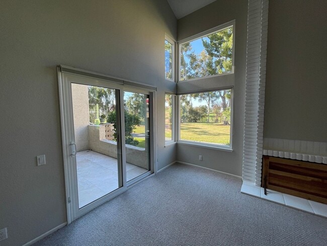 Photo - Impeccable end-unit La Mancha townhome in Mission Viejo