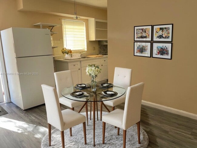 Photo - 211 SE 9th Ct Apartment Unit 2