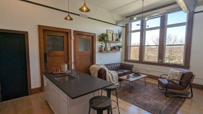200 Dayton St Unit 303