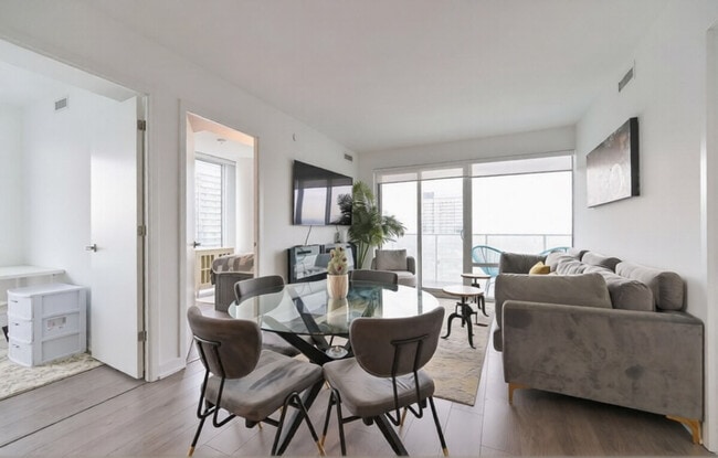 Building Photo - 7 Wood St Unit SI ID1490297P