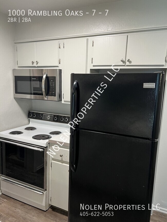 Photo - 1000 Rambling Oaks Dr