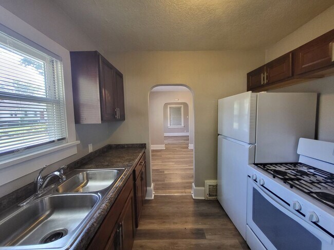 Photo - 2 Bedroom, 1 Bathroom home!