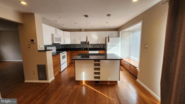 Photo - 6423 Birchleigh Cir