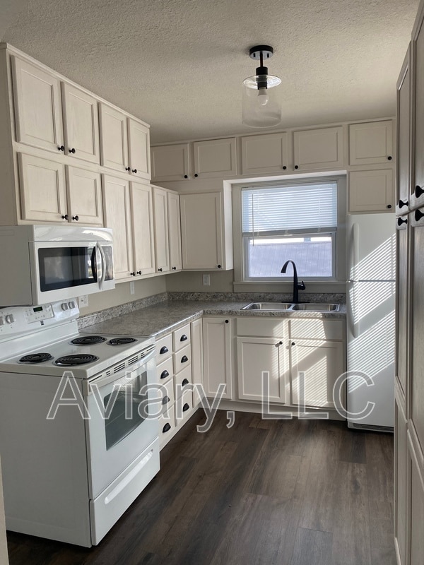 Building Photo - 201 W Jefferson Ave Unit 2 Rental