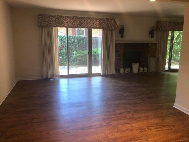 Photo - 1391 Bluff Ave