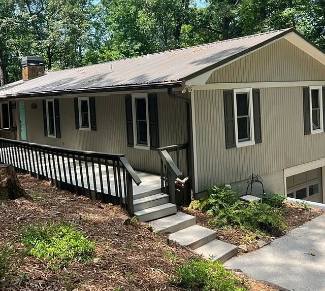Building Photo - 4 Bedroom home Keowee Key Community