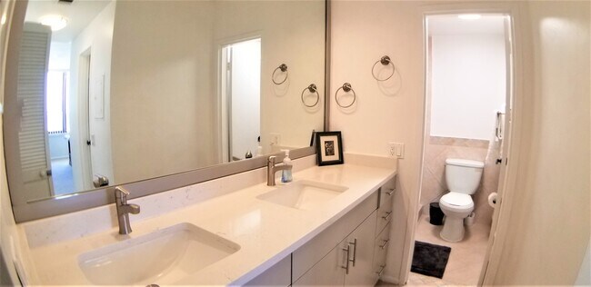 Photo - The Alexander Tower