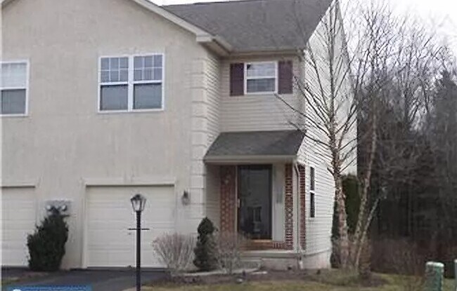 Photo - 125 Vernon Ct Townhome