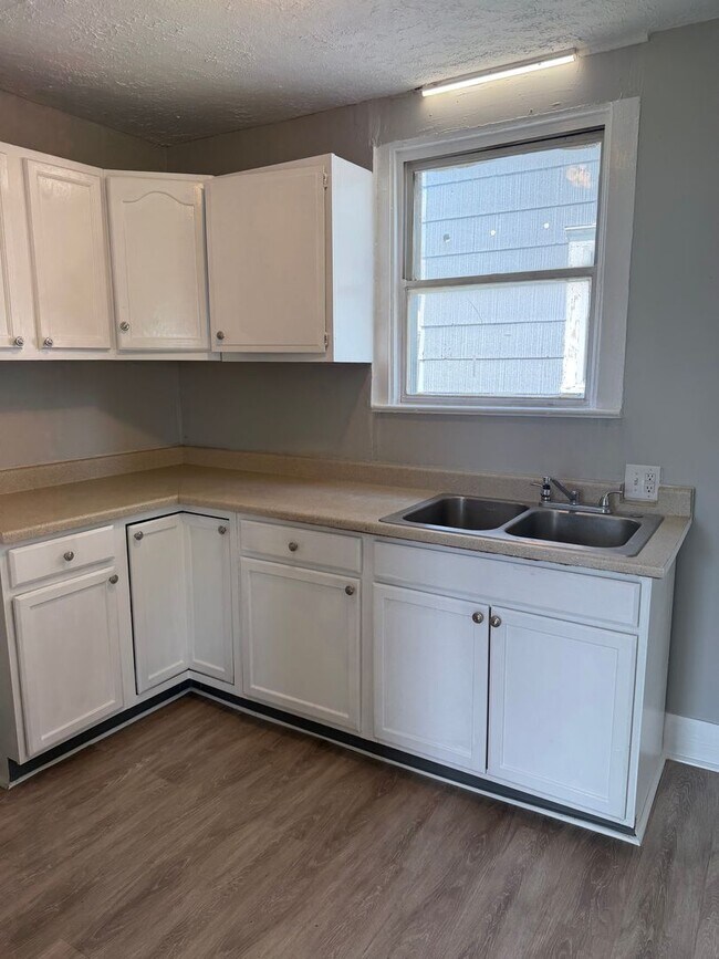 Photo - Updated 2 Bedroom SW Canton House for Rent