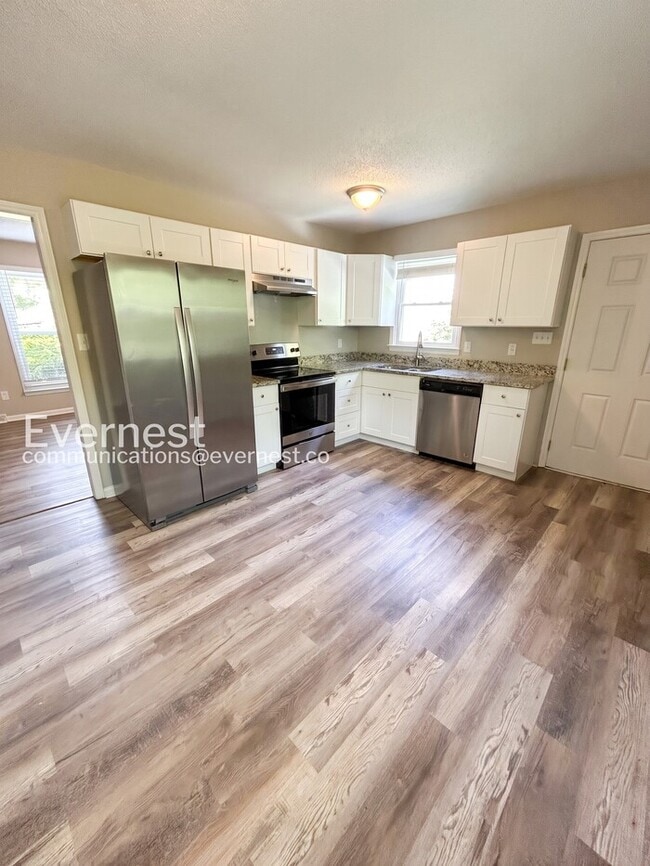 Photo - 1676 Guilford Dr