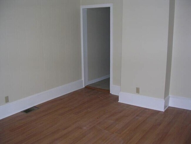 Photo - Fantastic 2+ Bedroom w/ 1 1/2 Bath Home! R...