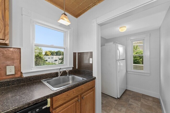 Photo - 9 Kingman Rd Unit 2