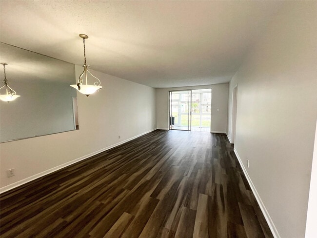 Photo - 6005 Del Lago Cir Unit 102