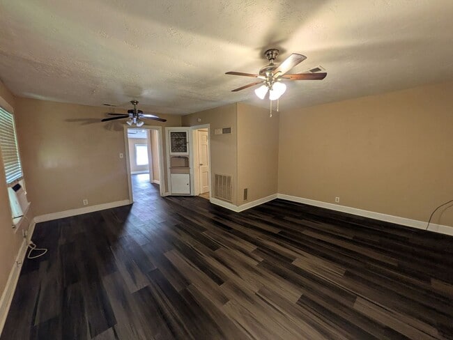 Photo - 2695 Goliad St