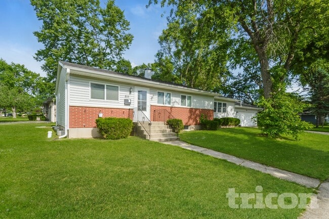 Building Photo - 815 Sandra Ln