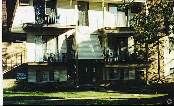 Photo - 4222 Lindenwood Dr Apartments