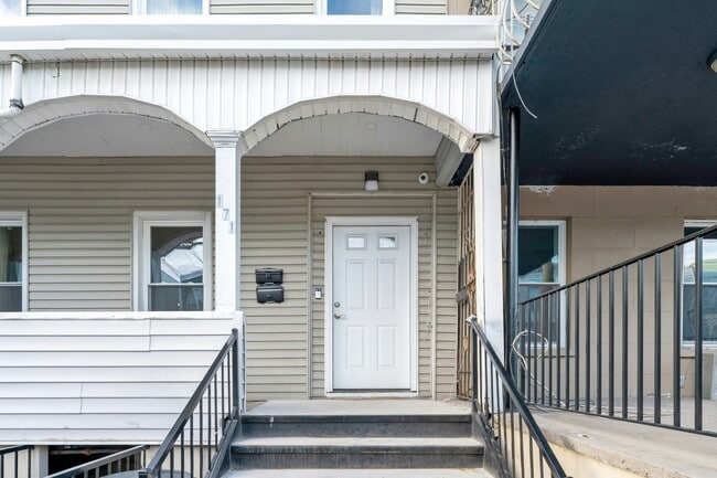 Photo - 171 Van Horne St