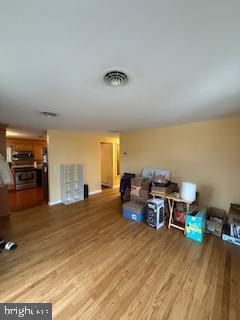 Photo - 346 W King St