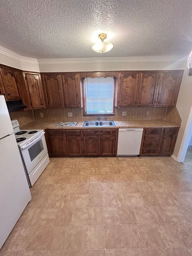 Photo - 480 Willowspring Ln Unit 480 Willowspring