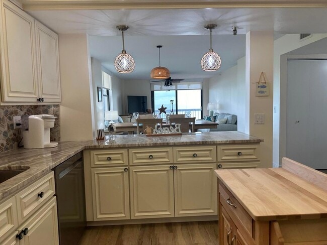 Photo - 3100 N Hwy A1A Unidad 502