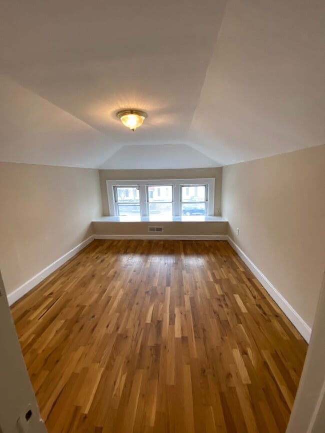 Photo - 743 Broad St NW