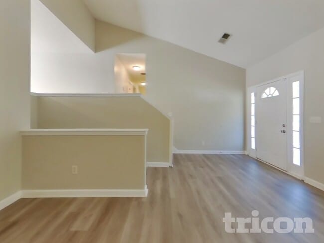 Photo - 103 Fairfax Dr