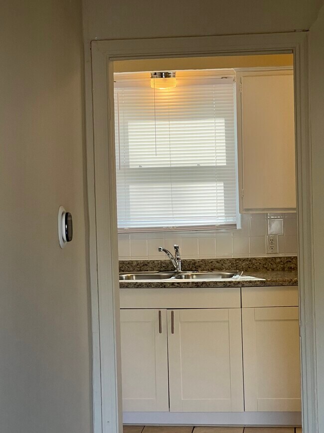 Photo - 2348 E 37th St