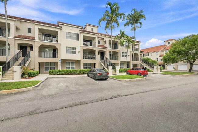 Building Photo - 5860 W Sample Rd Unit 307