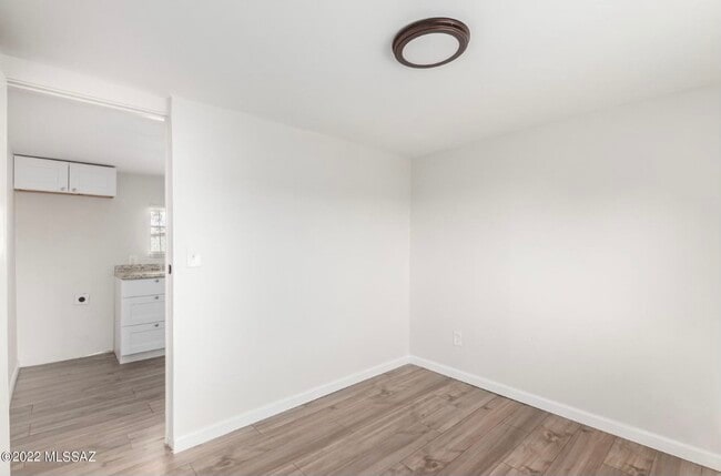 Photo - 3814 S Liberty Ave Unidad 3814