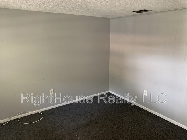 Photo - 2430 Tanglewood St Unit 2