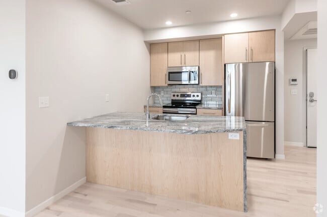 2 BR, 1 BA