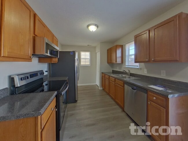 Photo - 204 Fox Grove Cir