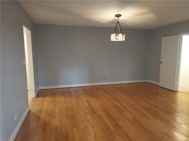 Photo - 300 W Peachtree St NW Unit 3I