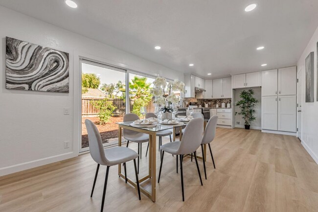 Photo - 4858 Rue Toulon Ct