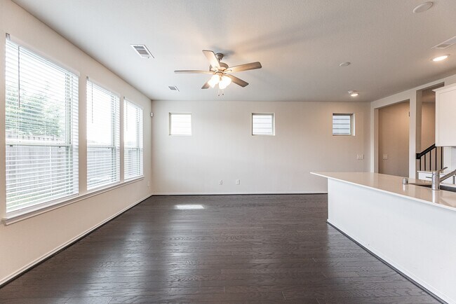 Photo - 3418 Avondale Vw Dr