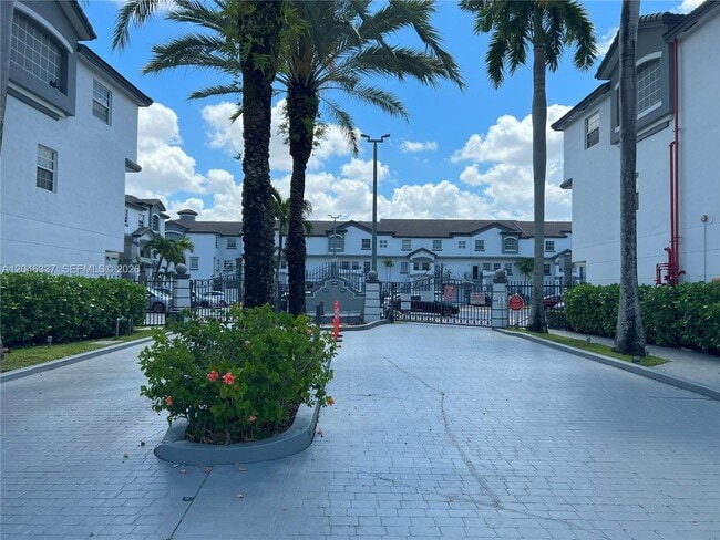 Photo - 925 NW 82nd Ave Unidad 116-A