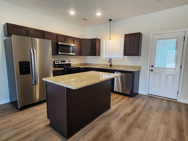 615 Peachers Mill Rd Unit 106