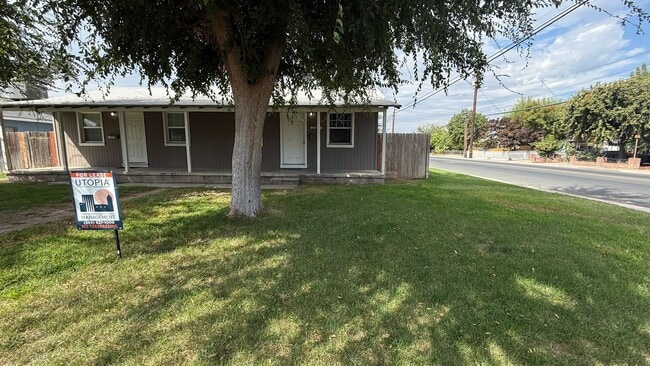Building Photo - Must See: Charming 1-Bed, 1-Bath Home with...
