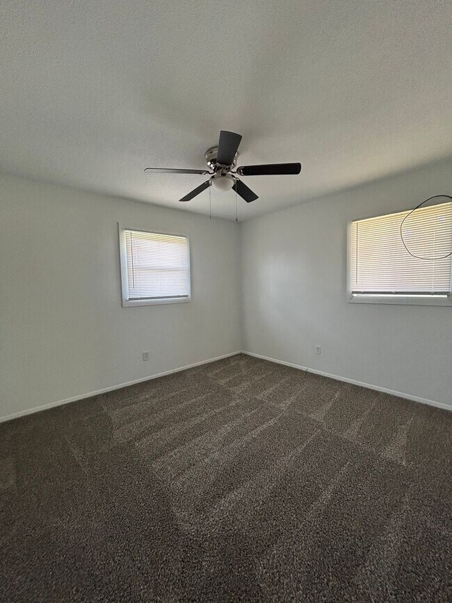 Photo - 301-303 S CR 400 E Unidad 301 S CR 400 E