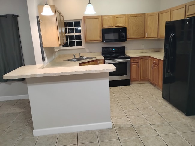 Photo - 627 NE Washington St