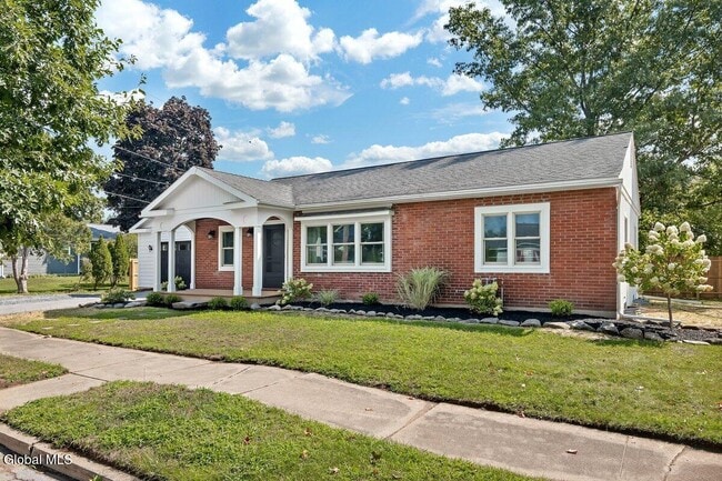 Photo - 35 Schuyler Dr