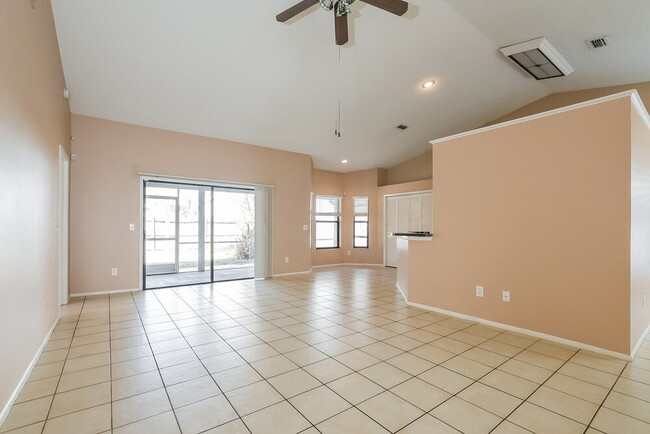 Photo - 1501 Woodfield Oaks Dr