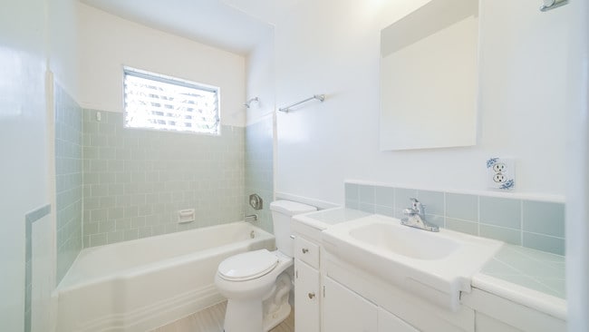 Bathroom - 3742 Bluff Pl Unit 3742
