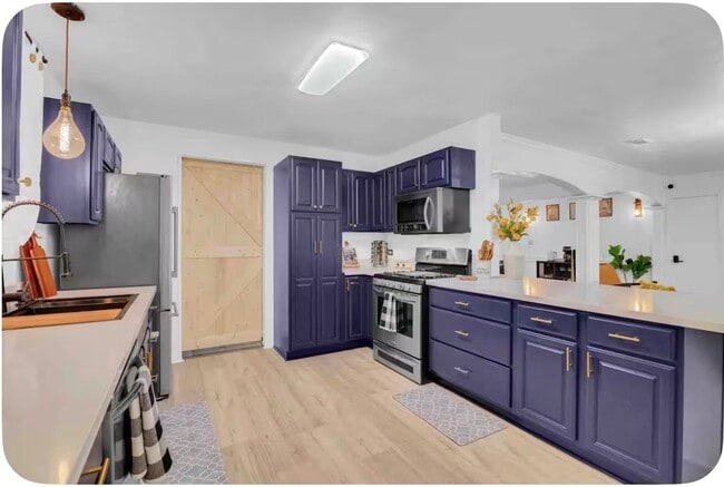 Photo - 1124 E Thirteenth St