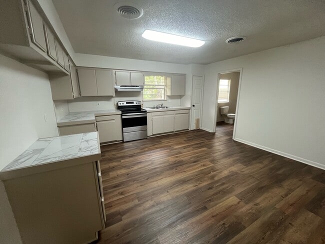 Photo - 524 E Elm St