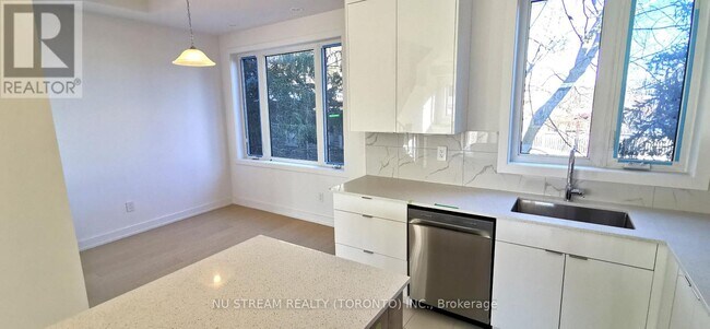 Photo - 9 Carl Hl Ln