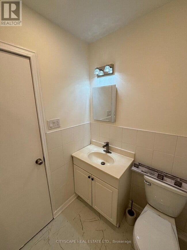 Photo - 116 Guildwood Pkwy